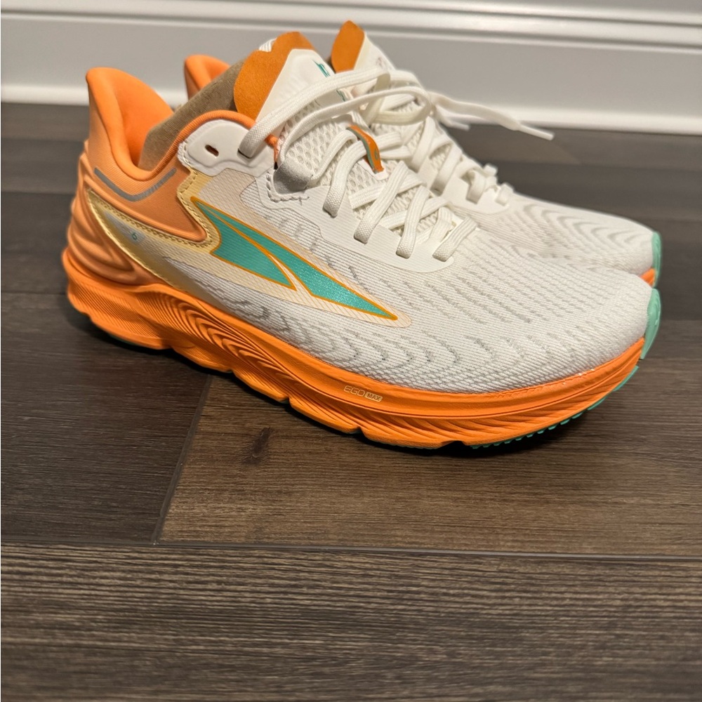 Brand New Torin Altra Athletic Tennis Shoes- White/Orange/Teal